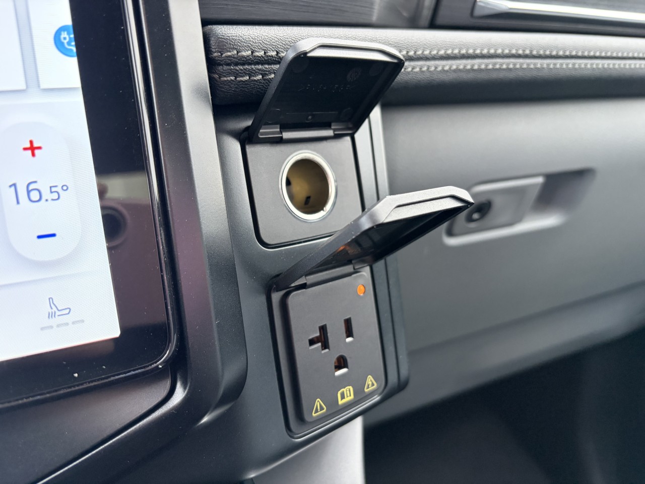 2025 Ford F-150 Lightning FLASH Main Image