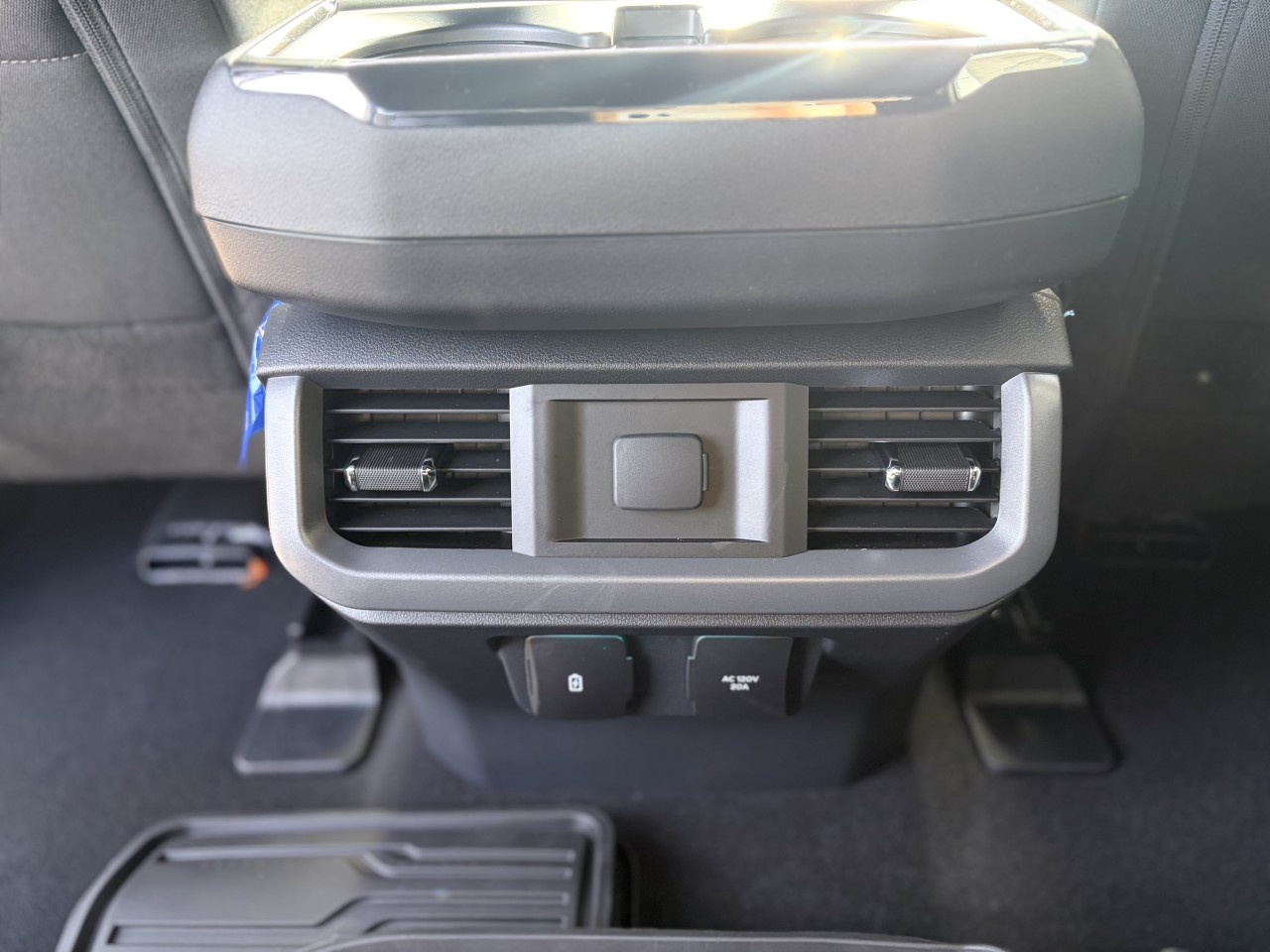 2026 Ford F-150 XLT 302A HYBRIDE POWERBOOST Main Image