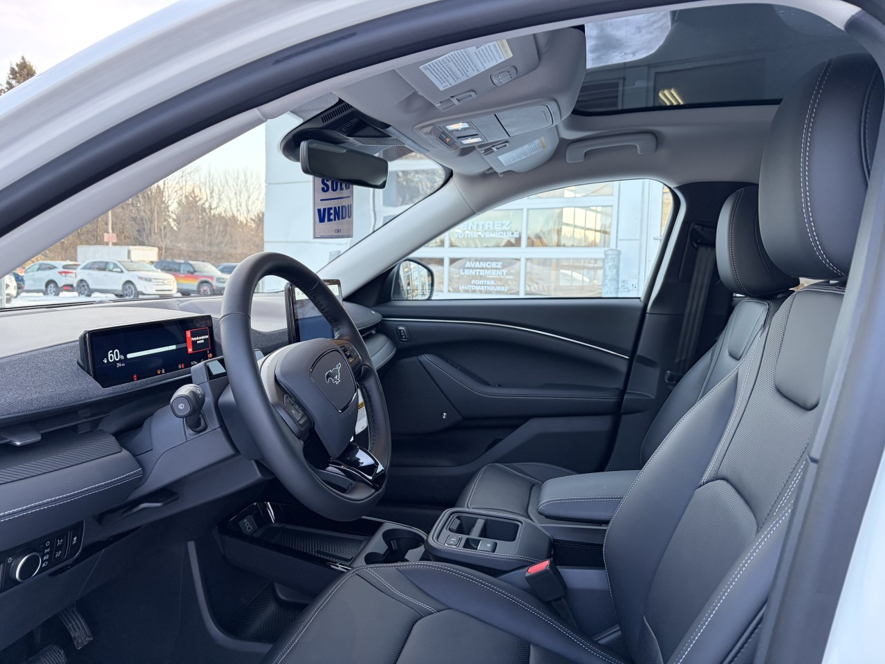 2025 Ford Mustang Mach-E PREMIUM EXTENDED BATTERY TOIT PANORAMIQUE Main Image