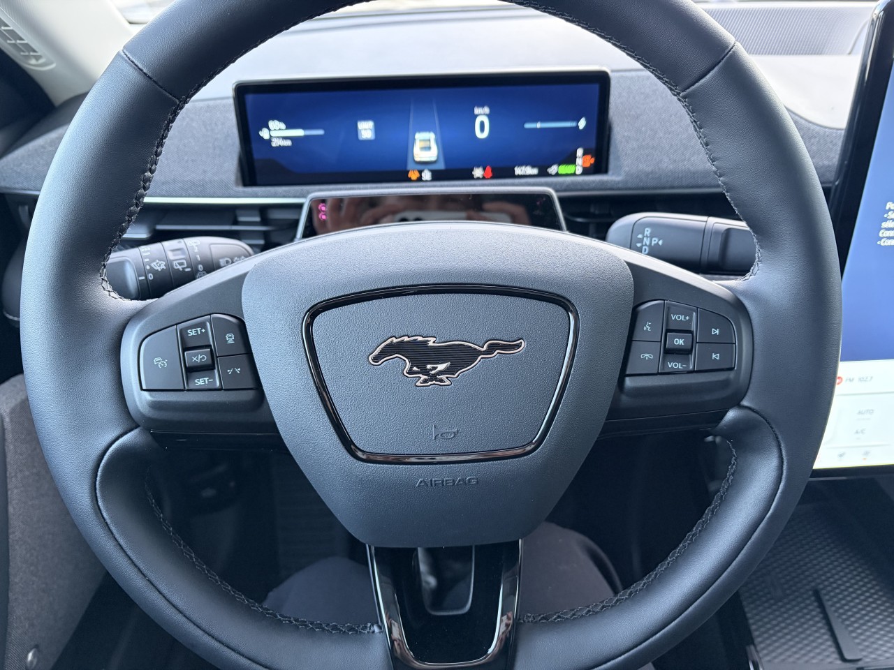 2025 Ford Mustang Mach-E PREMIUM EXTENDED BATTERY TOIT PANORAMIQUE Main Image