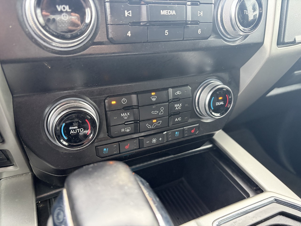 2020 Ford F-150 LARIAT 502A Main Image