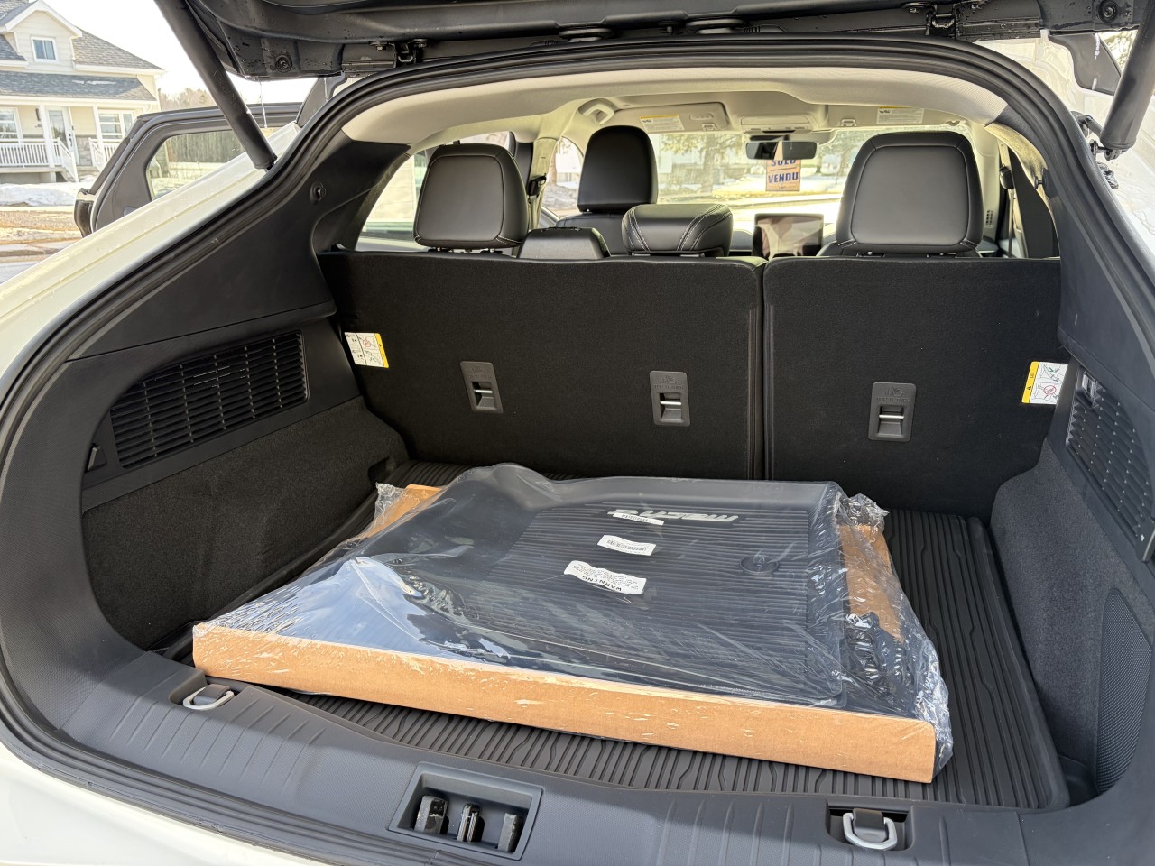 2025 Ford Mustang Mach-E PREMIUM Main Image