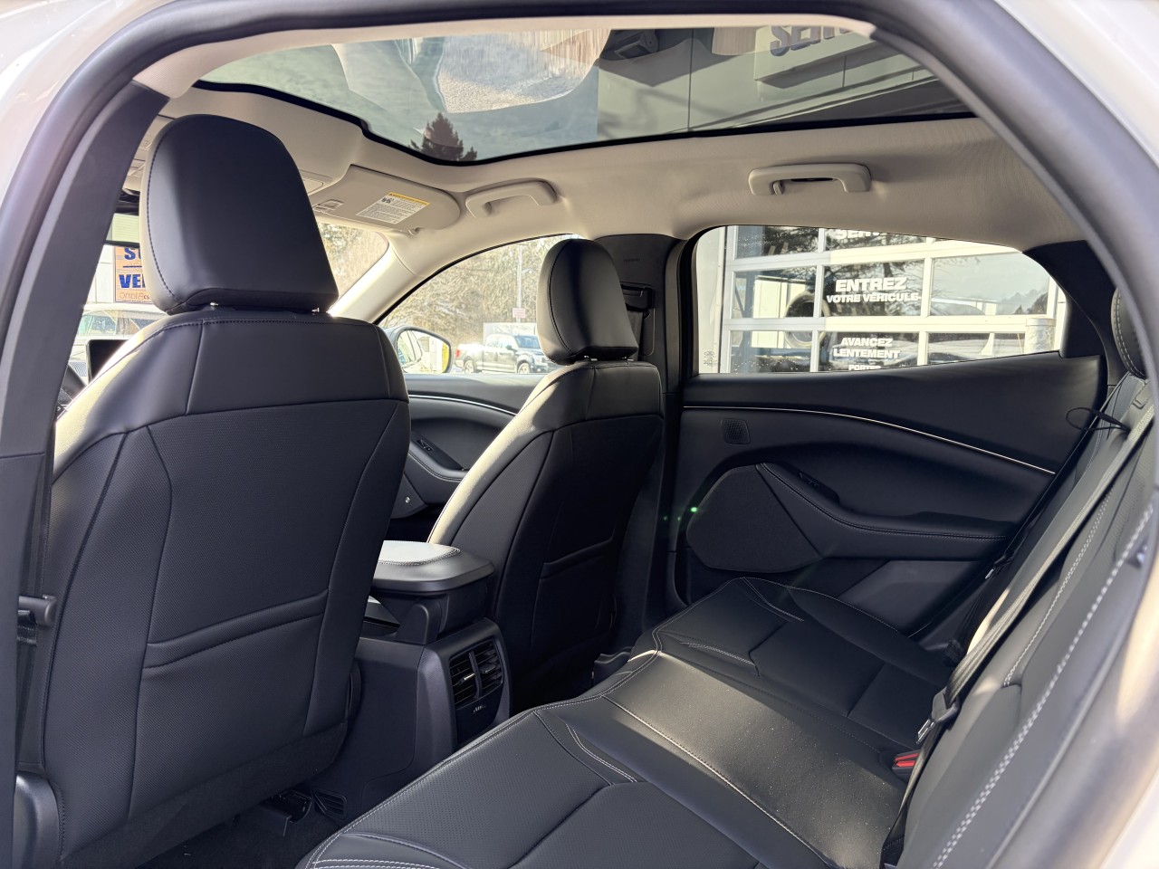 2025 Ford Mustang Mach-E PREMIUM Main Image