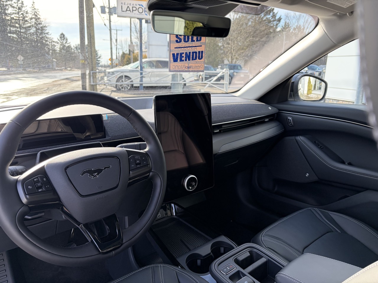 2025 Ford Mustang Mach-E PREMIUM Main Image