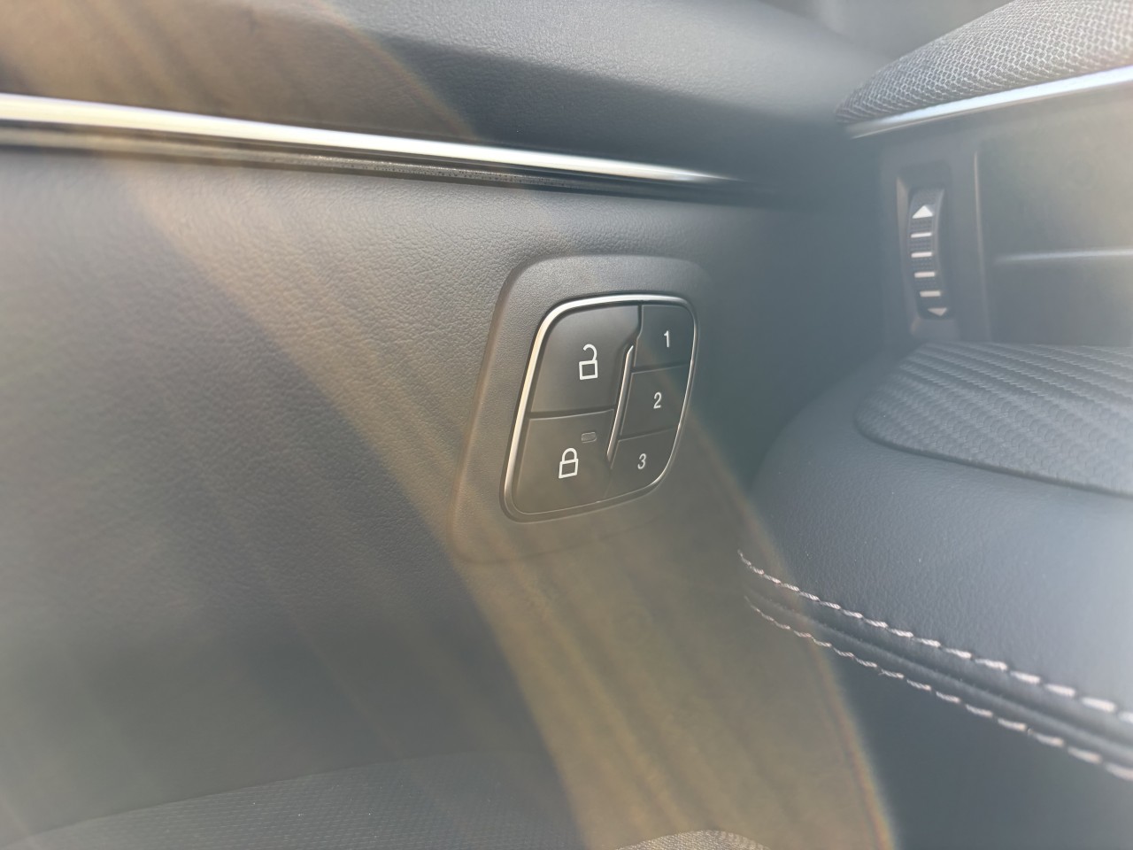 2025 Ford Mustang Mach-E PREMIUM Main Image