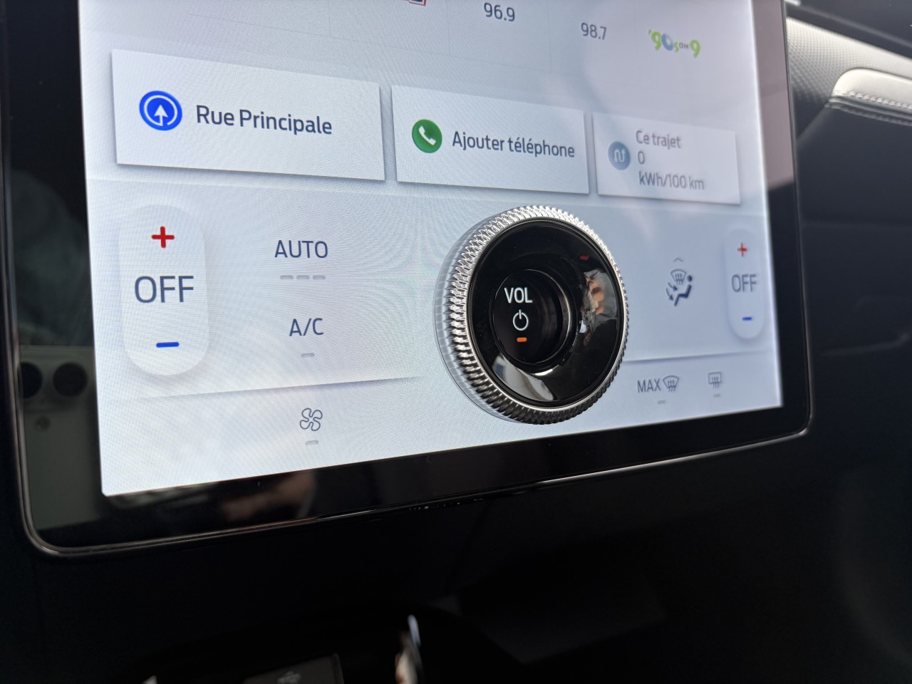 2025 Ford Mustang Mach-E SELECT Main Image