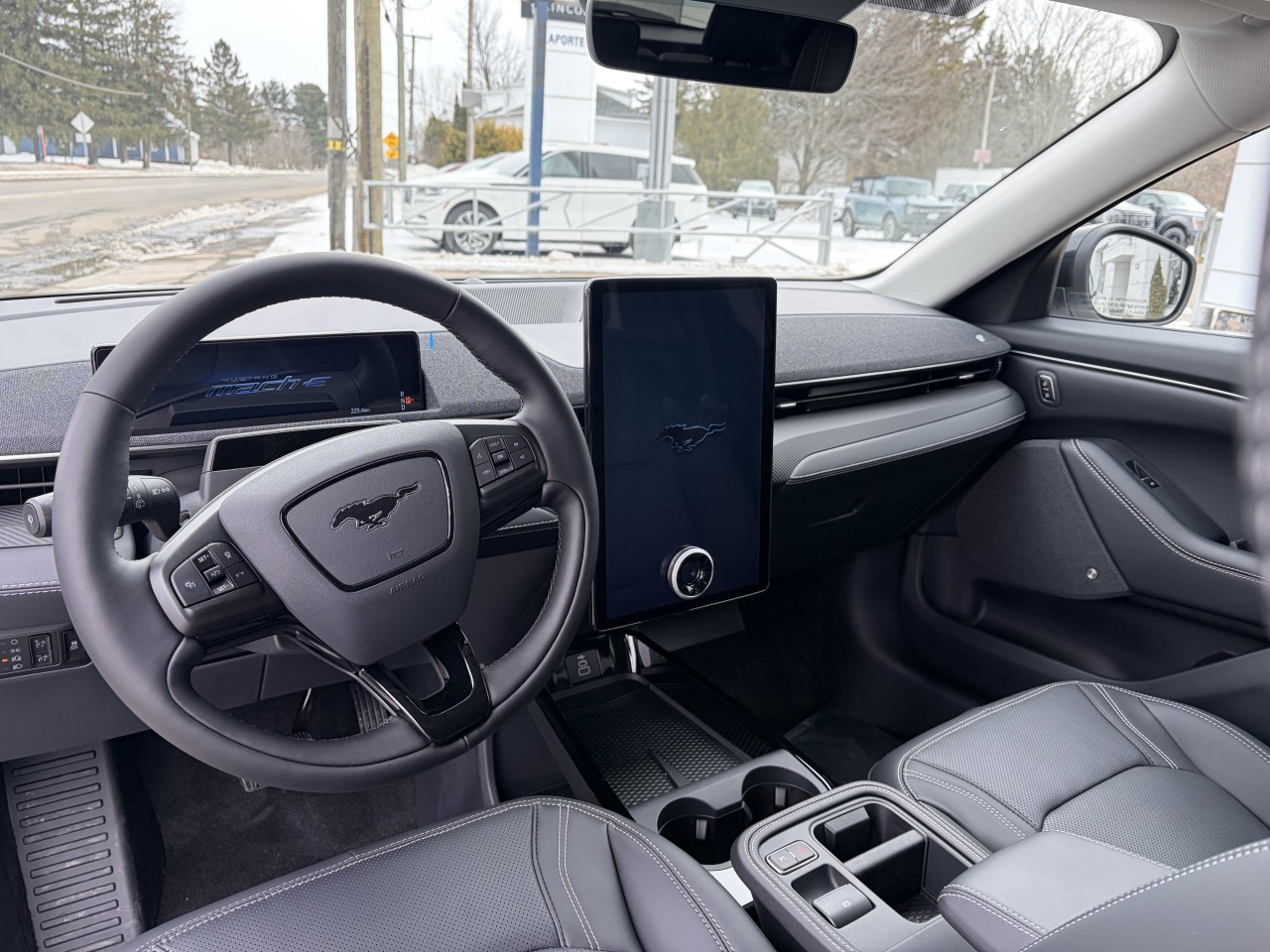 2025 Ford Mustang Mach-E PREMIUM BATTERIE LONGUE DURÉE Main Image