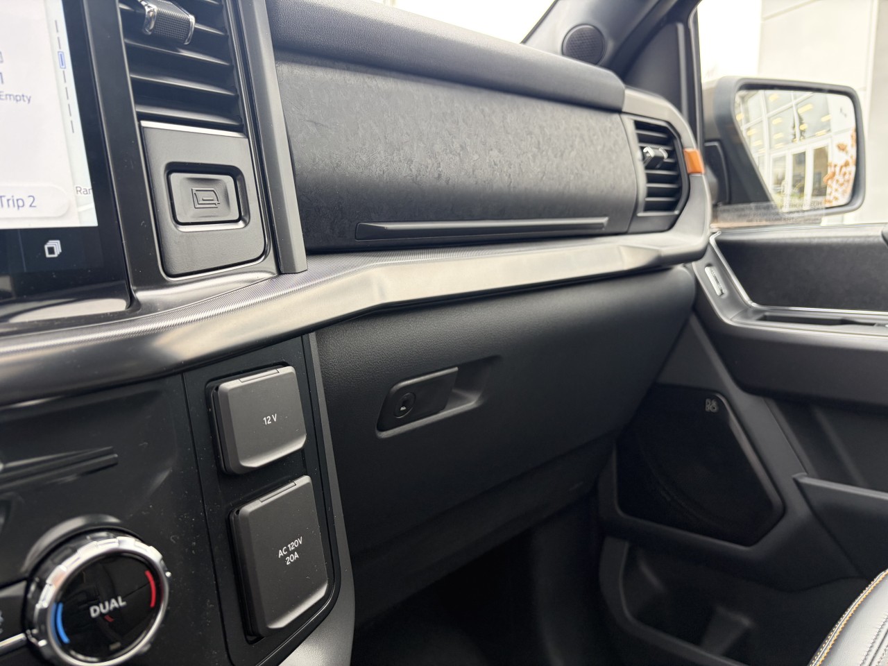 2026 Ford F-150 TREMOR TOIT OUVRANT 402A CUIR Main Image