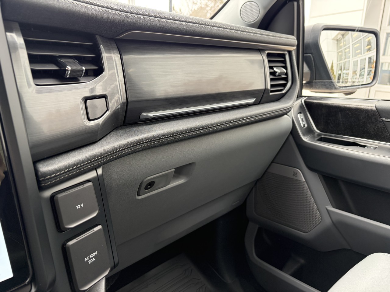 2025 Ford F-150 Lightning FLASH Main Image