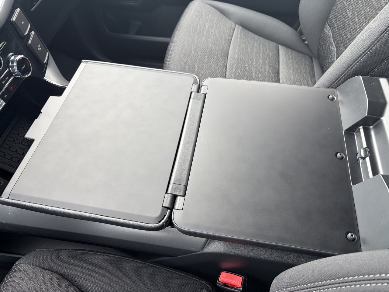 2026 Ford F-150 XLT Main Image