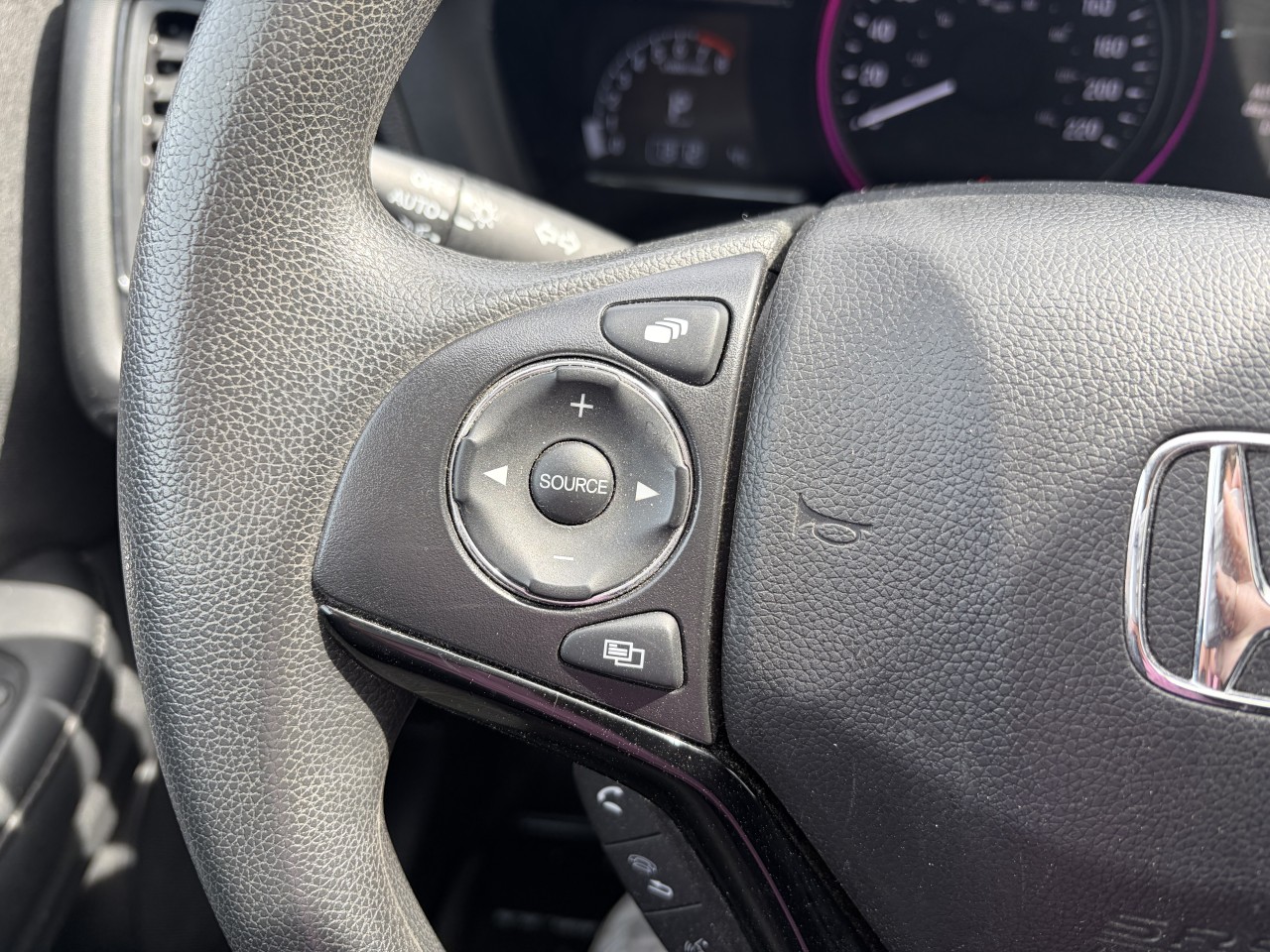 2022 Honda HR-V LX AWD Main Image