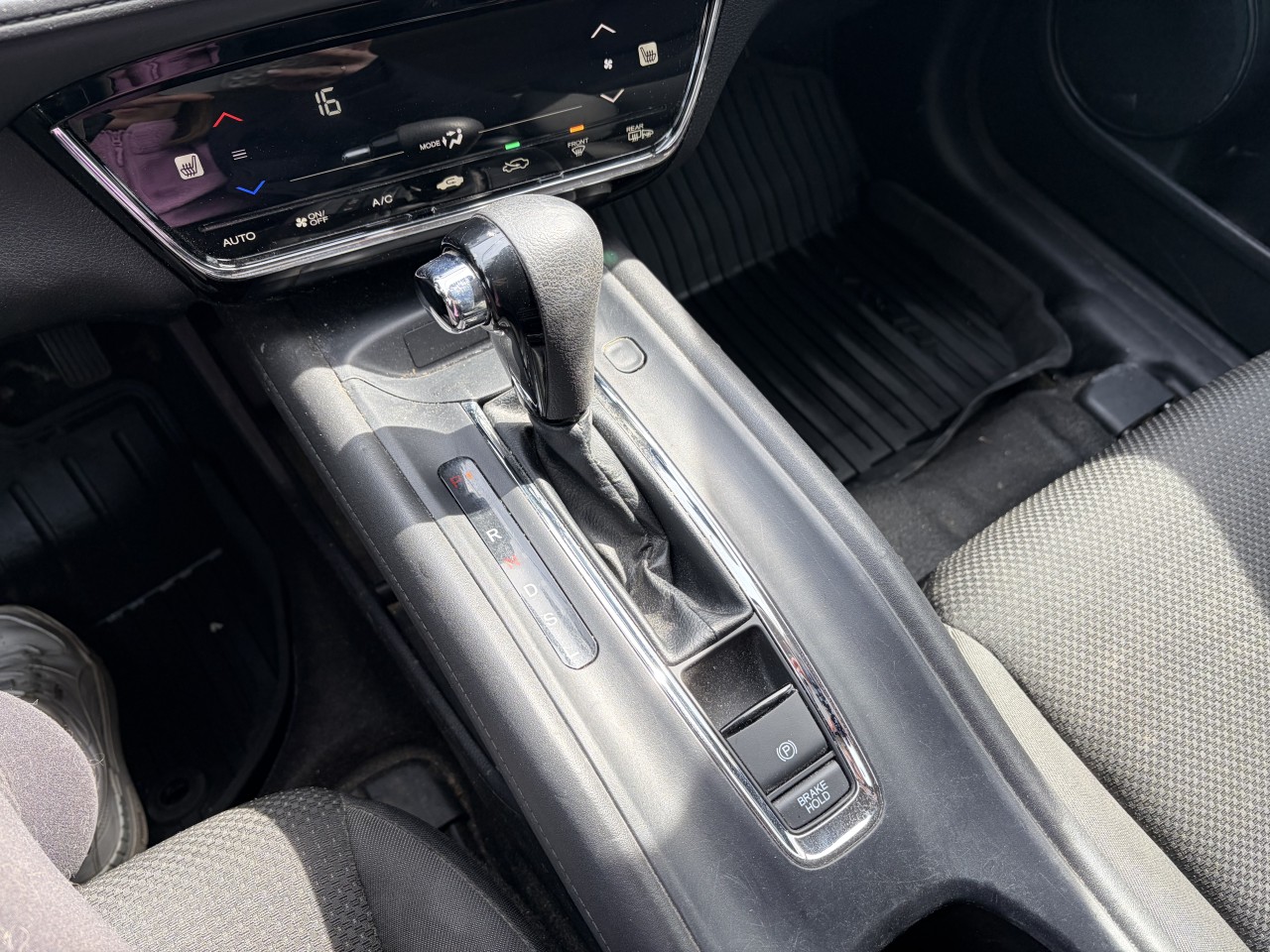 2022 Honda HR-V LX AWD Main Image