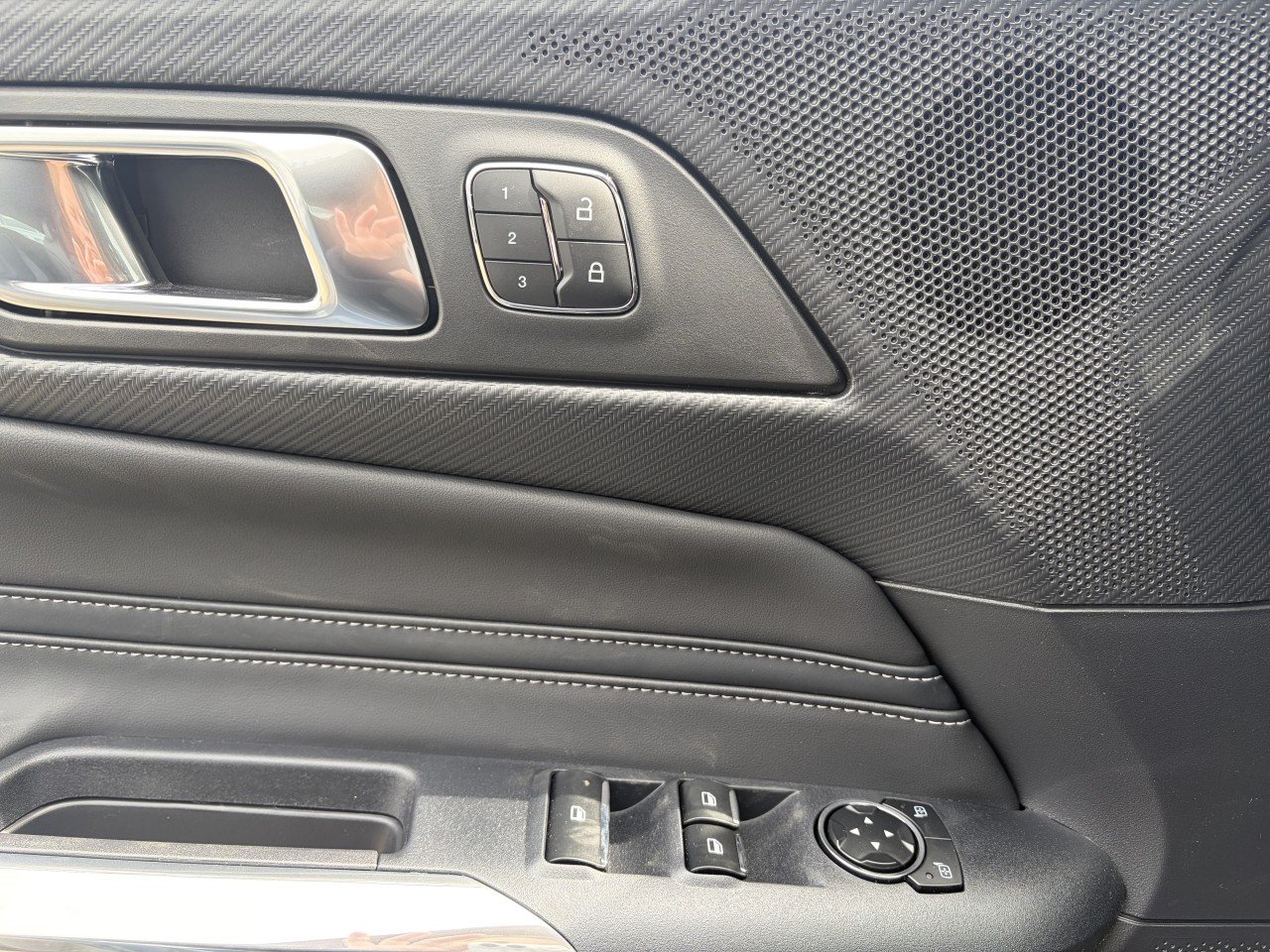 2026 Ford Mustang ECOBOOST CONVERTIBLE PREMIUM  201A PROPULSION Main Image