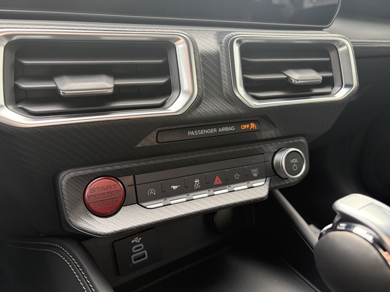 2026 Ford Mustang ECOBOOST CONVERTIBLE PREMIUM  201A PROPULSION Main Image