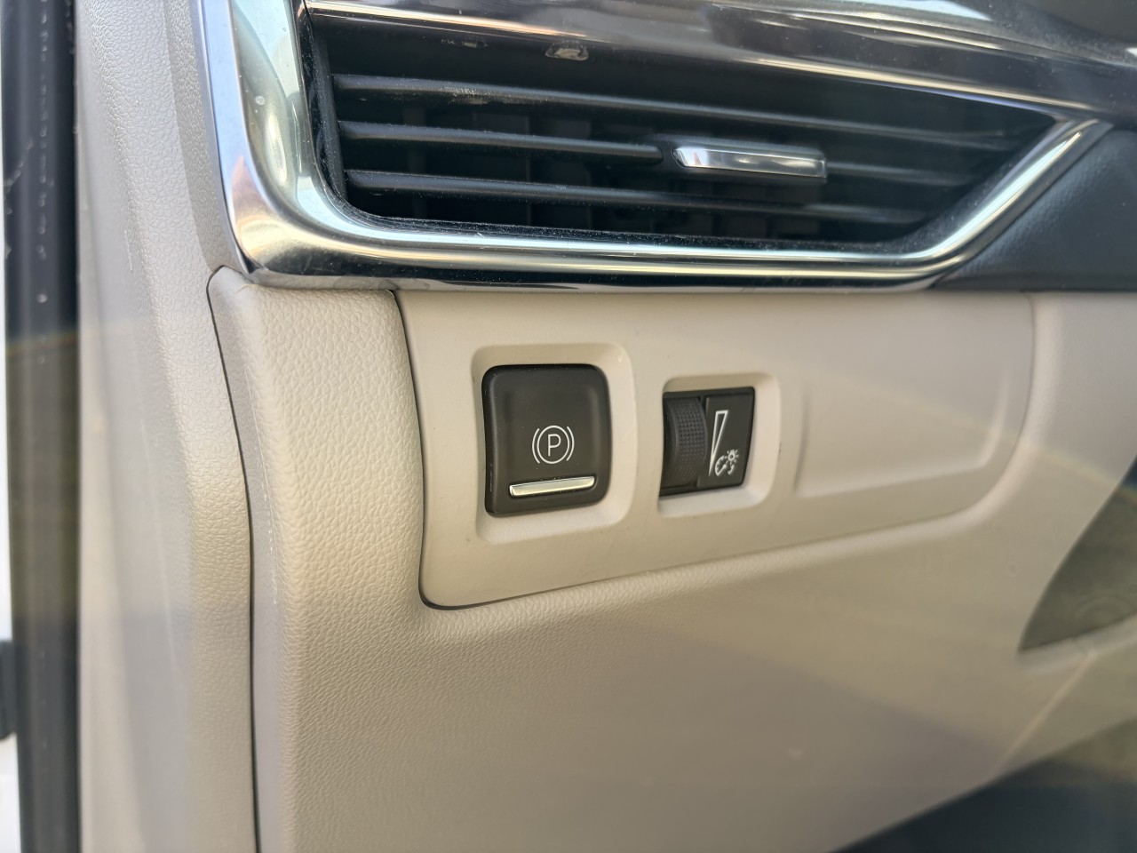 2023 Cadillac XT4 AWD Luxury Main Image