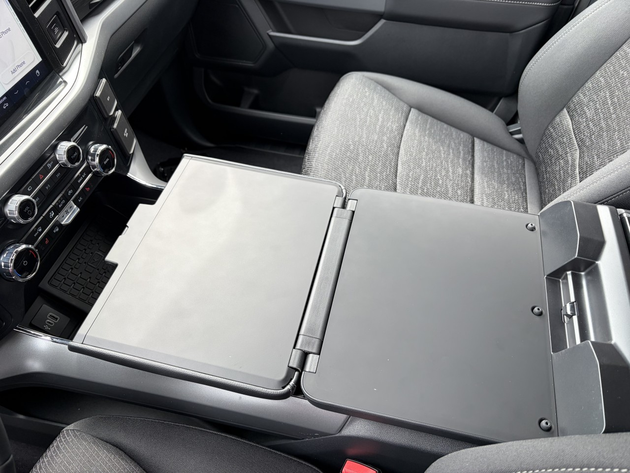 2026 Ford F-150 XLT POWERBOOST HYBRIDE 4X4 Main Image