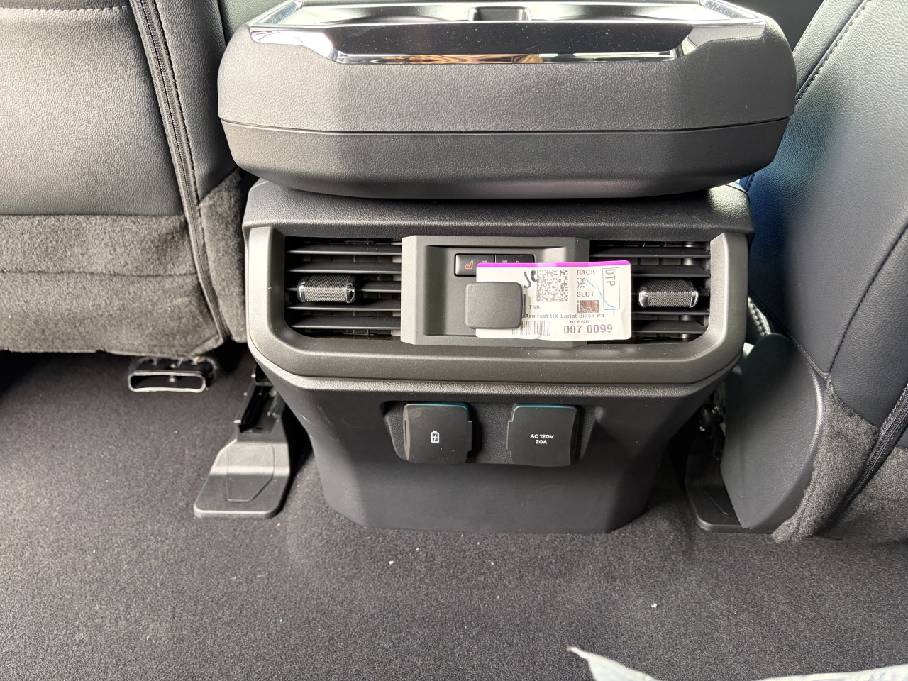 2026 Ford F-150 LARIAT Main Image
