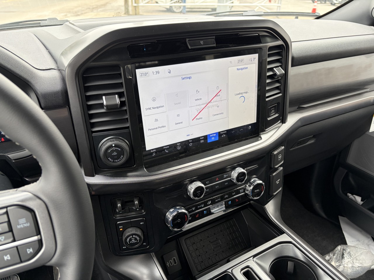 2026 Ford F-150 LARIAT Main Image