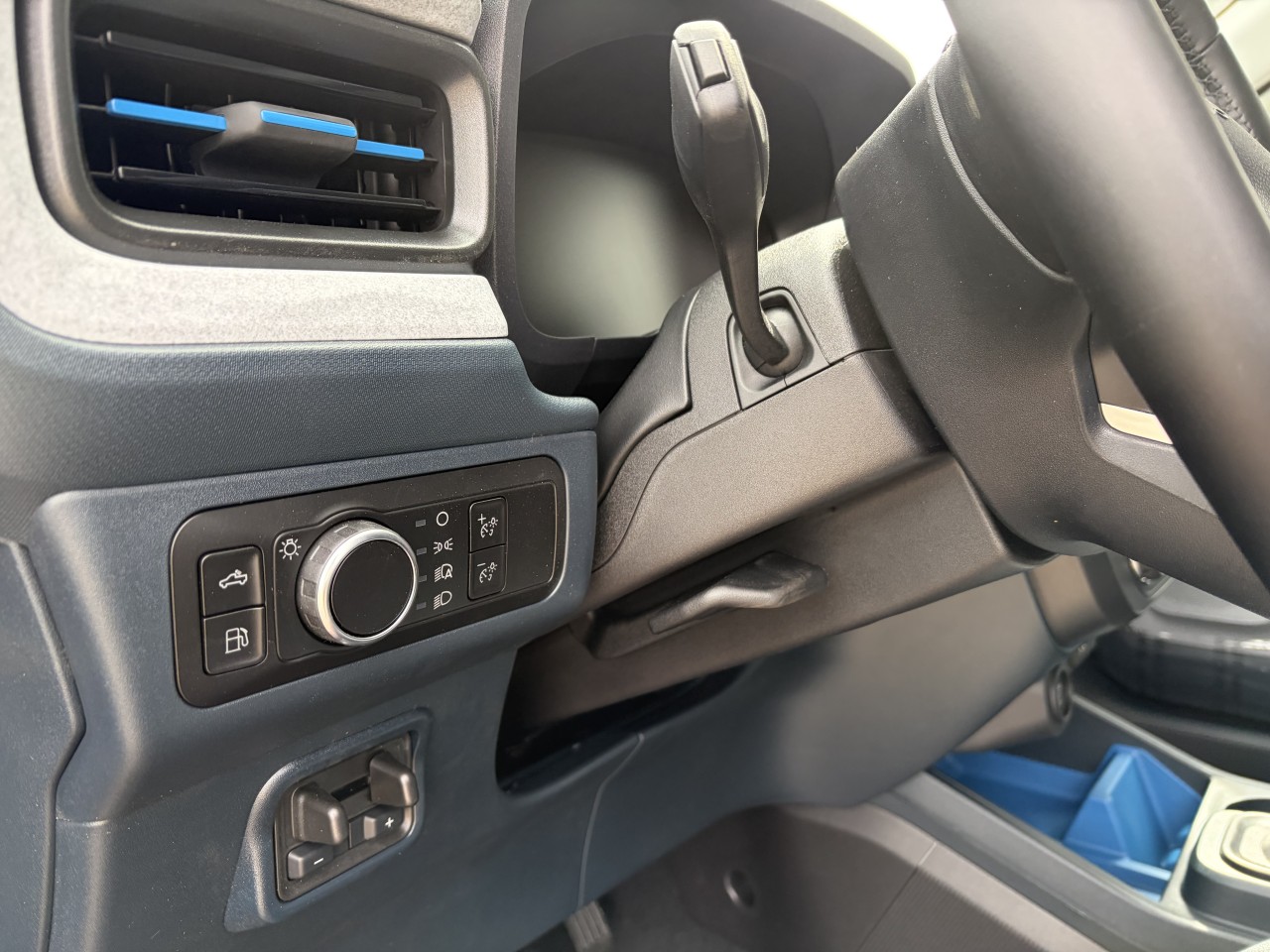 2026 Ford Maverick XLT AWD HYBRIDE SUPERCREW ENSEMBLE REMORQUAGE 4K Main Image