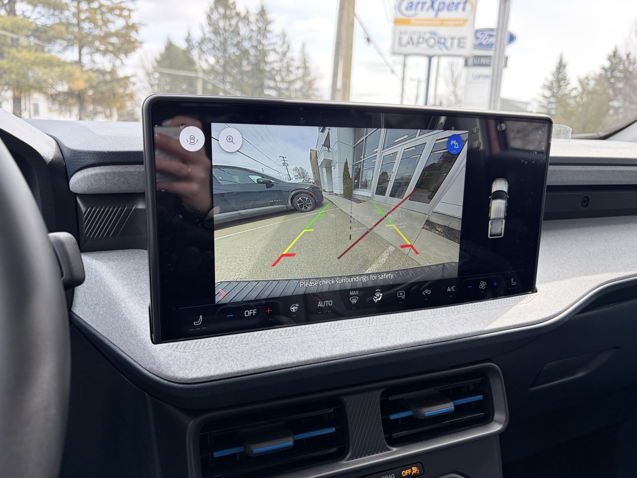 2026 Ford Maverick XLT AWD HYBRIDE SUPERCREW ENSEMBLE REMORQUAGE 4K Main Image