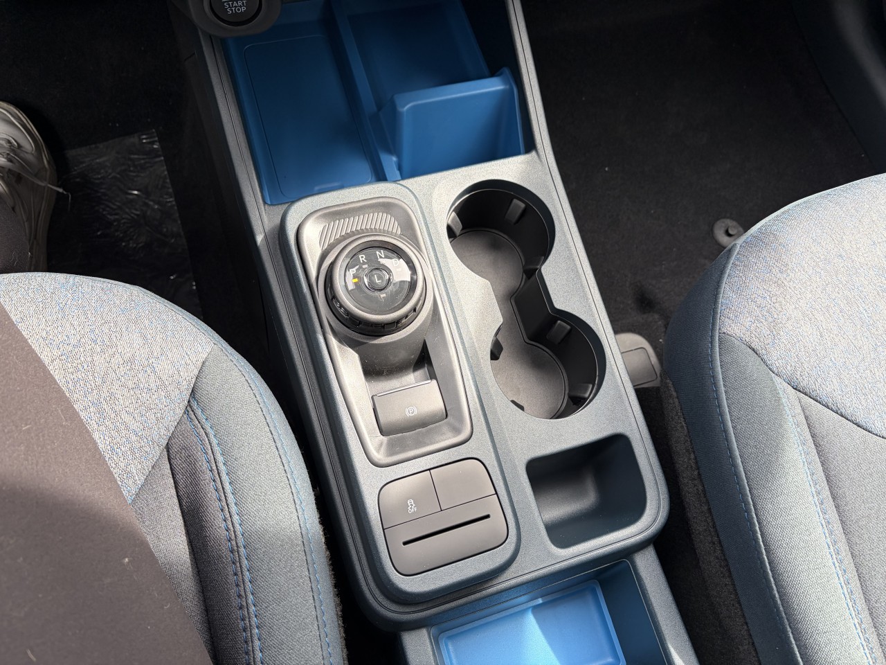 2026 Ford Maverick XLT AWD HYBRIDE SUPERCREW ENSEMBLE REMORQUAGE 4K Main Image