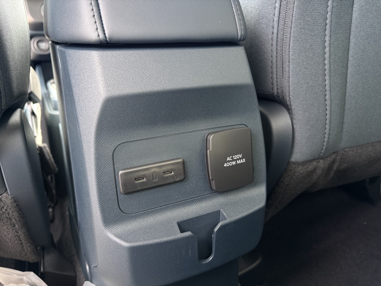 2026 Ford Maverick XLT AWD HYBRIDE ENSEMBLE REMORQUAGE 4K Main Image