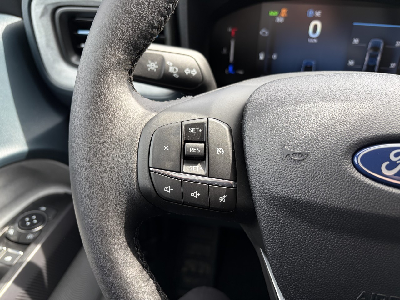 2026 Ford Maverick XLT AWD HYBRIDE ENSEMBLE REMORQUAGE 4K Main Image