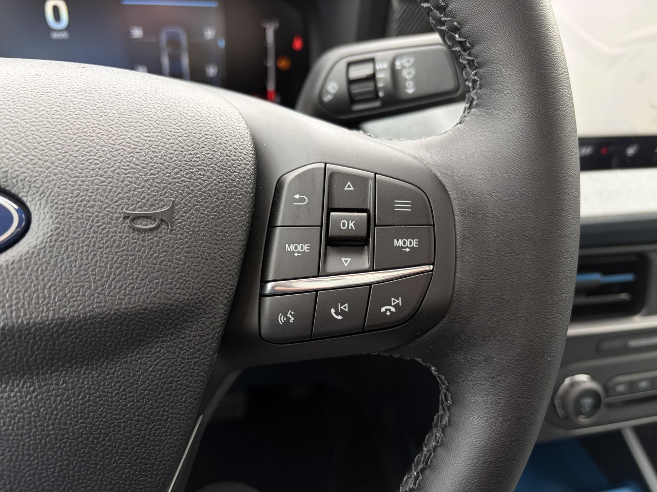 2026 Ford Maverick XLT AWD HYBRIDE ENSEMBLE REMORQUAGE 4K Main Image