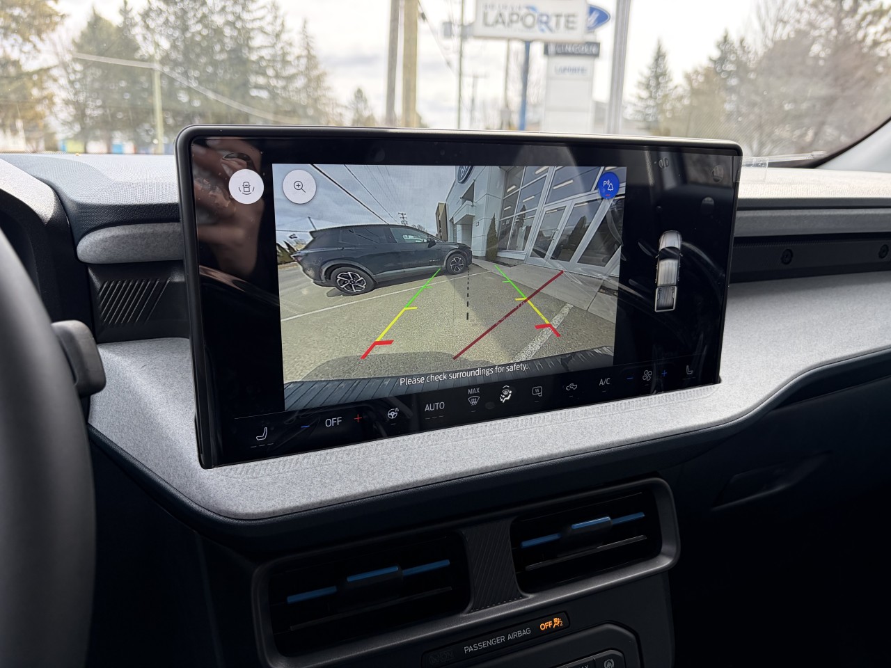 2026 Ford Maverick XLT AWD HYBRIDE ENSEMBLE REMORQUAGE 4K Main Image