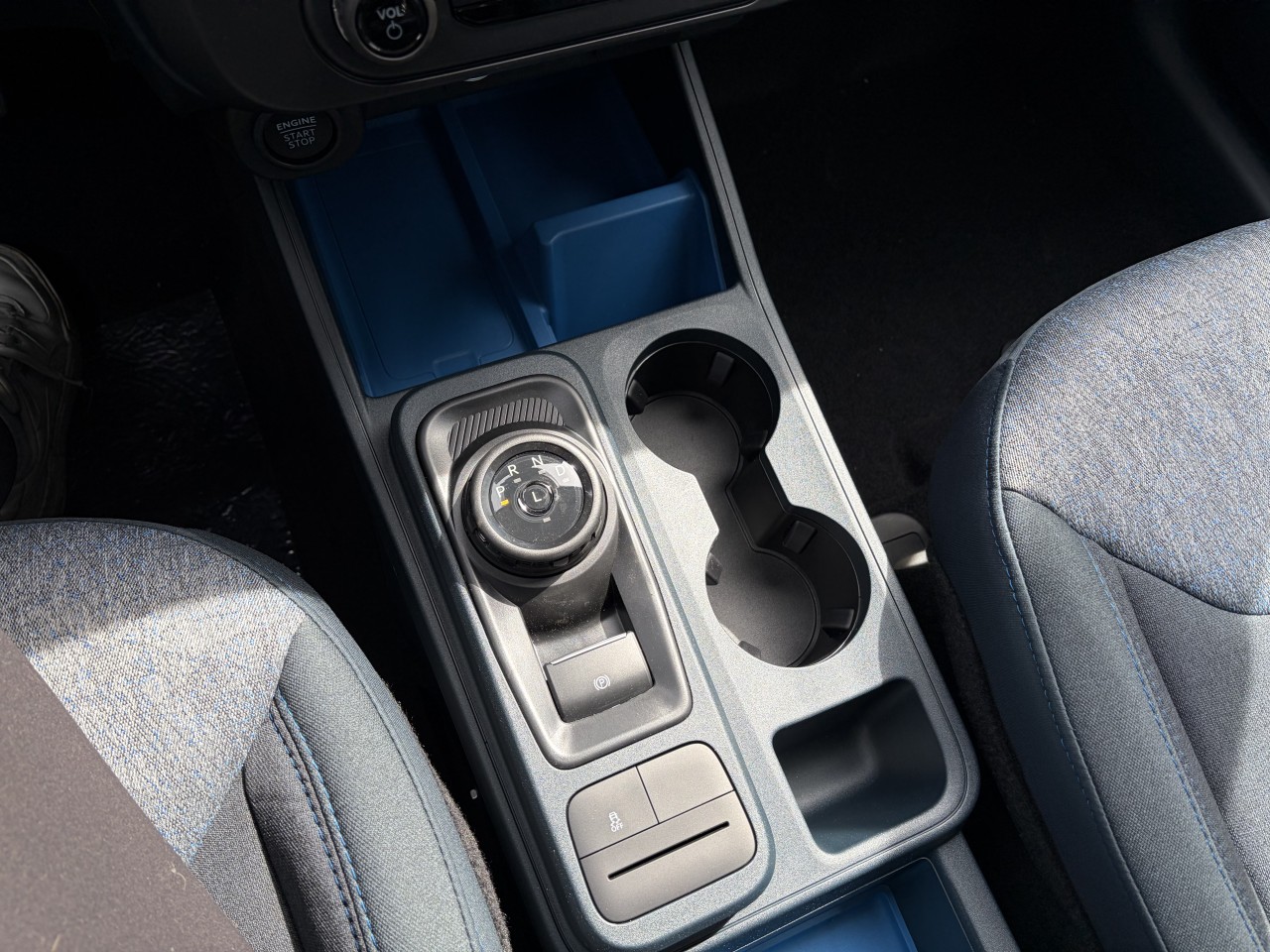 2026 Ford Maverick XLT AWD HYBRIDE ENSEMBLE REMORQUAGE 4K Main Image