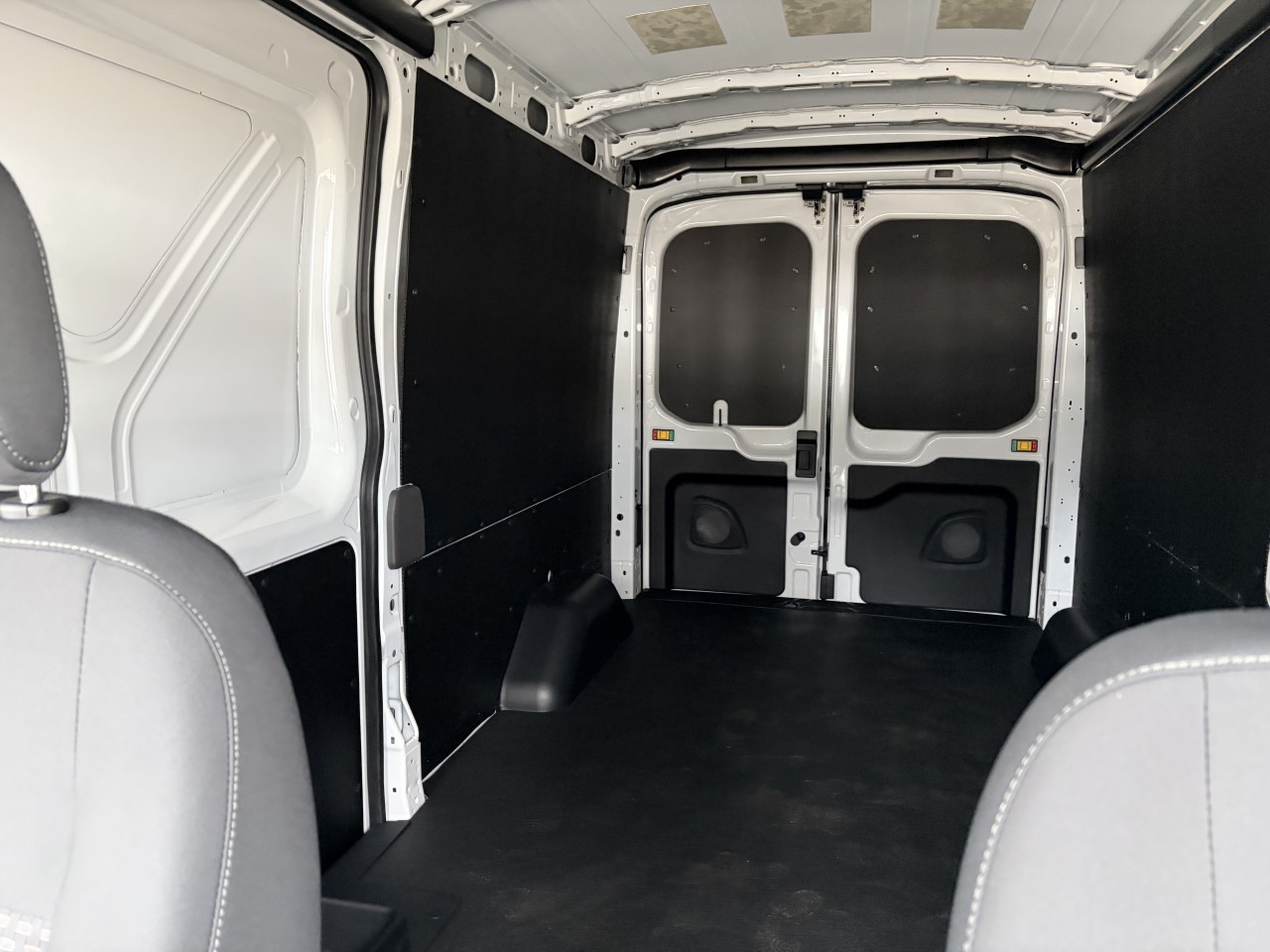 2026 Ford Transit-250 T-250 148" Med Rf 9070 GVWR AWD Main Image