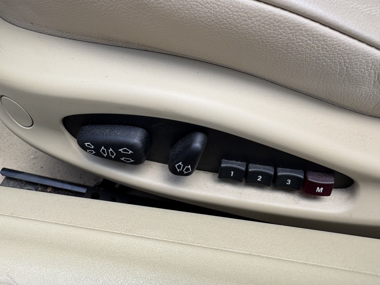 2005 BMW Z4 3.0i Main Image