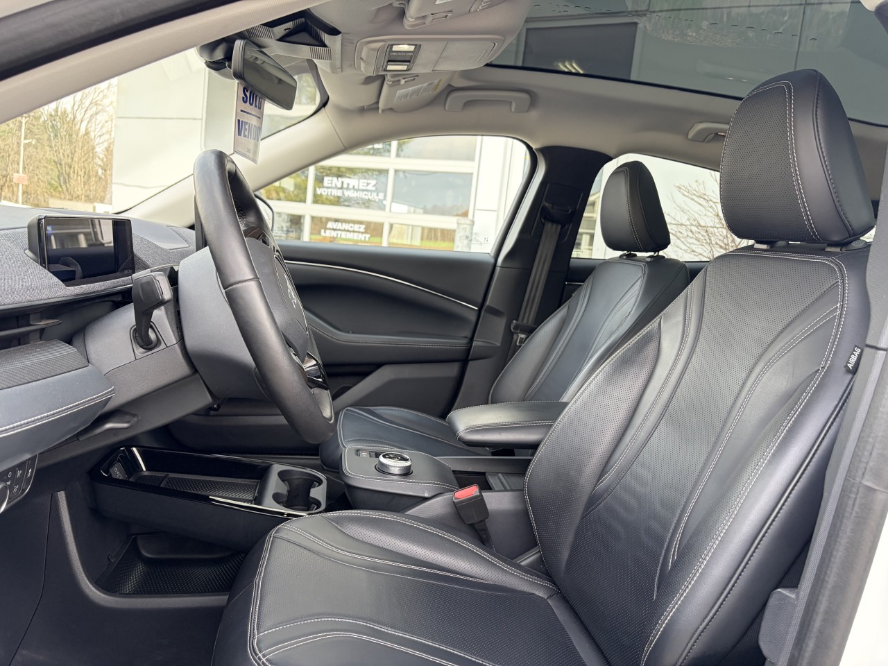 2021 Ford Mustang Mach-E PREMIUM AWD BATTERIE LOBGUE DURÉE Main Image