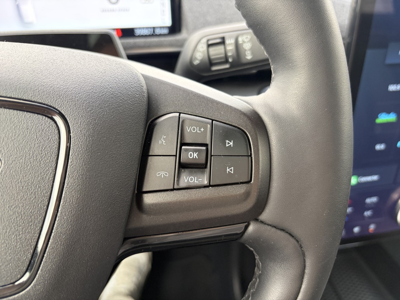 2021 Ford Mustang Mach-E PREMIUM AWD BATTERIE LOBGUE DURÉE Main Image