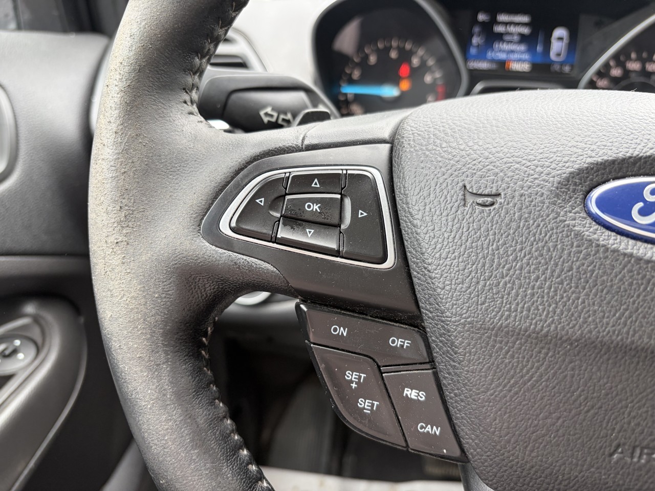 2017 Ford Escape TITANIUM AWD 2.0L, CUIR, GPS, TOIT PANO SYNC3 CAMÉRA DE RECUL Main Image