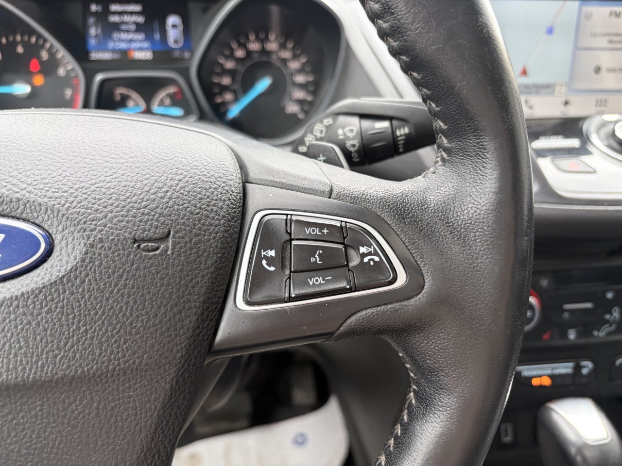 2017 Ford Escape TITANIUM AWD 2.0L, CUIR, GPS, TOIT PANO SYNC3 CAMÉRA DE RECUL Main Image