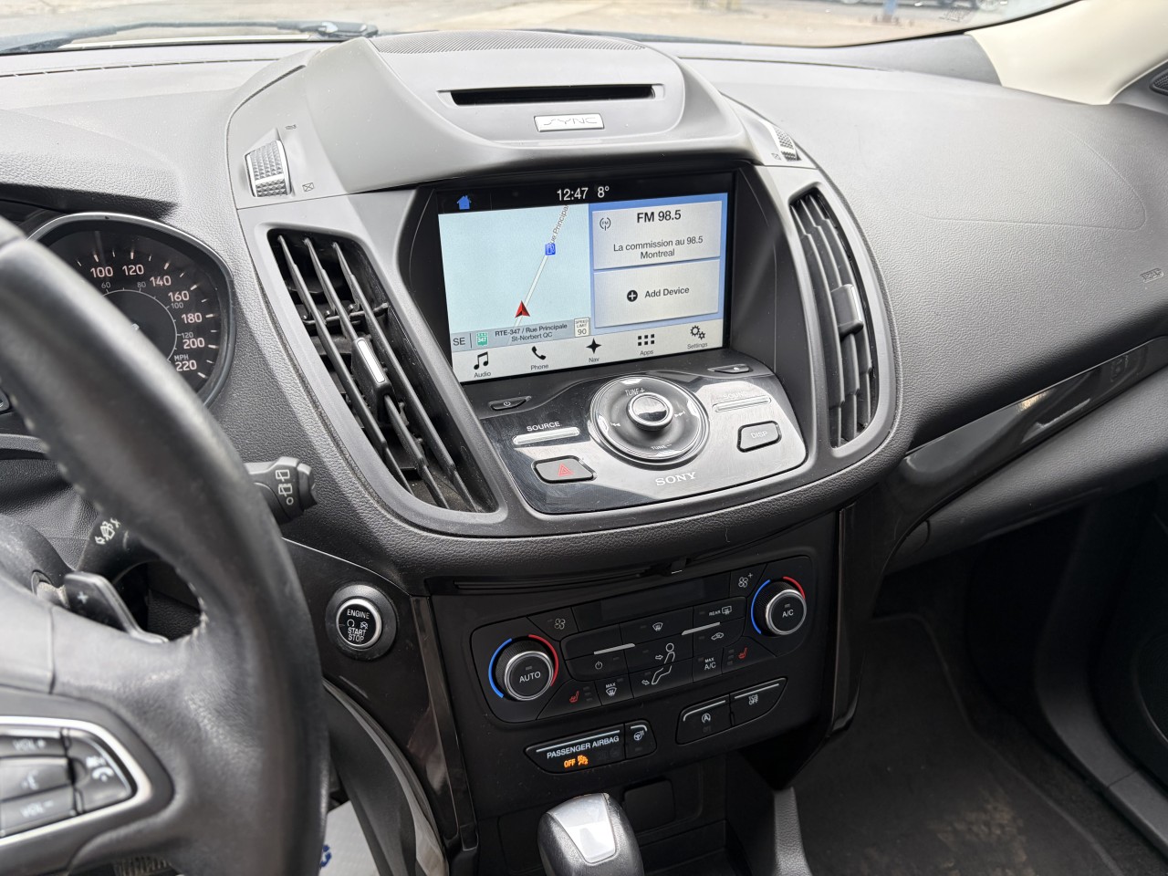 2017 Ford Escape TITANIUM AWD 2.0L, CUIR, GPS, TOIT PANO SYNC3 CAMÉRA DE RECUL Main Image