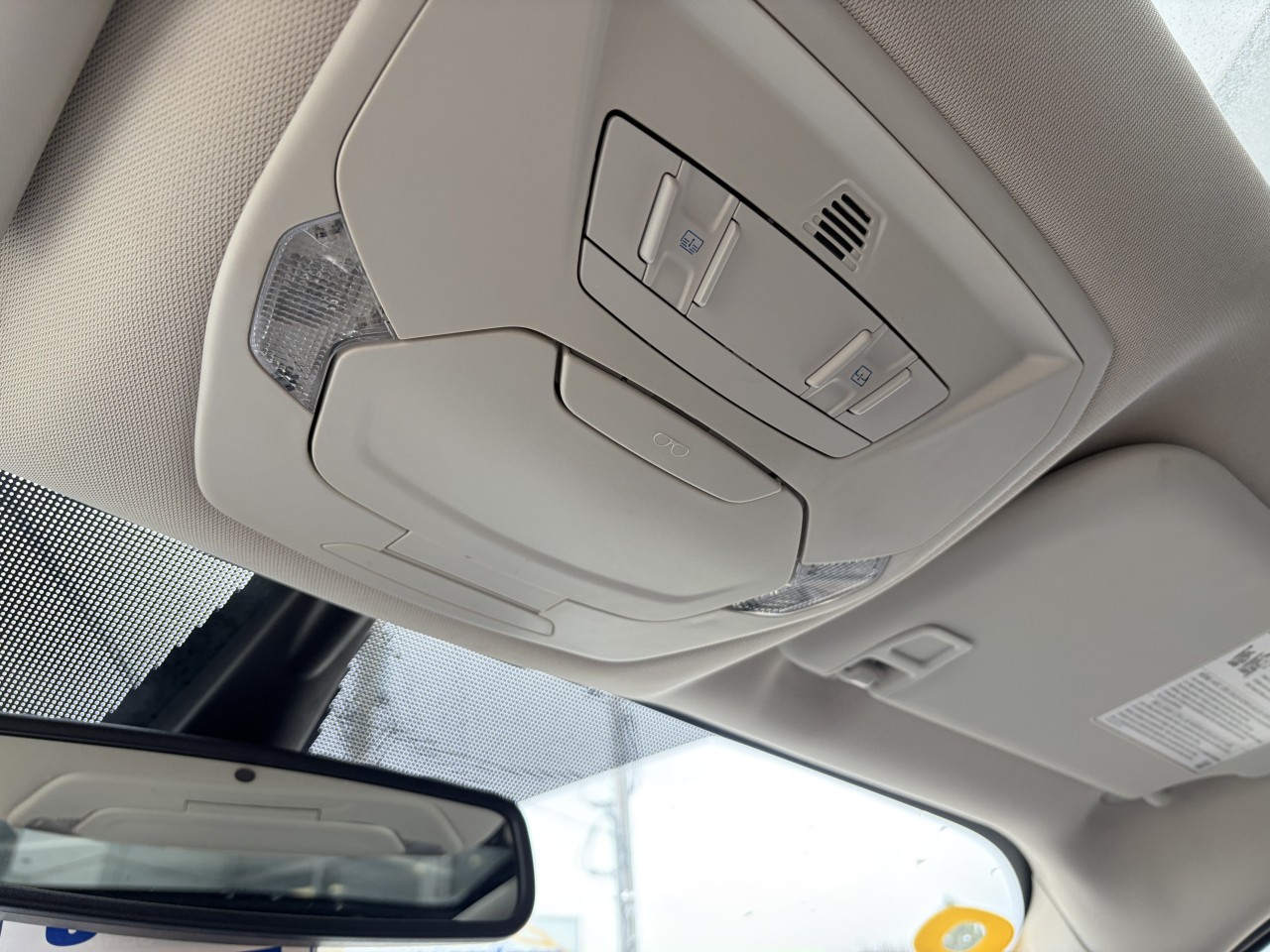 2017 Ford Escape TITANIUM AWD 2.0L, CUIR, GPS, TOIT PANO SYNC3 CAMÉRA DE RECUL Main Image