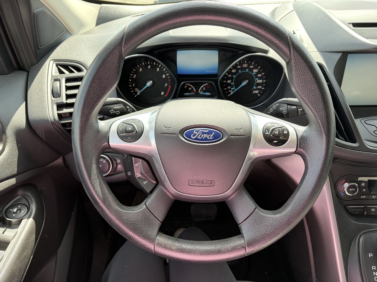 2015 Ford Escape SE Main Image
