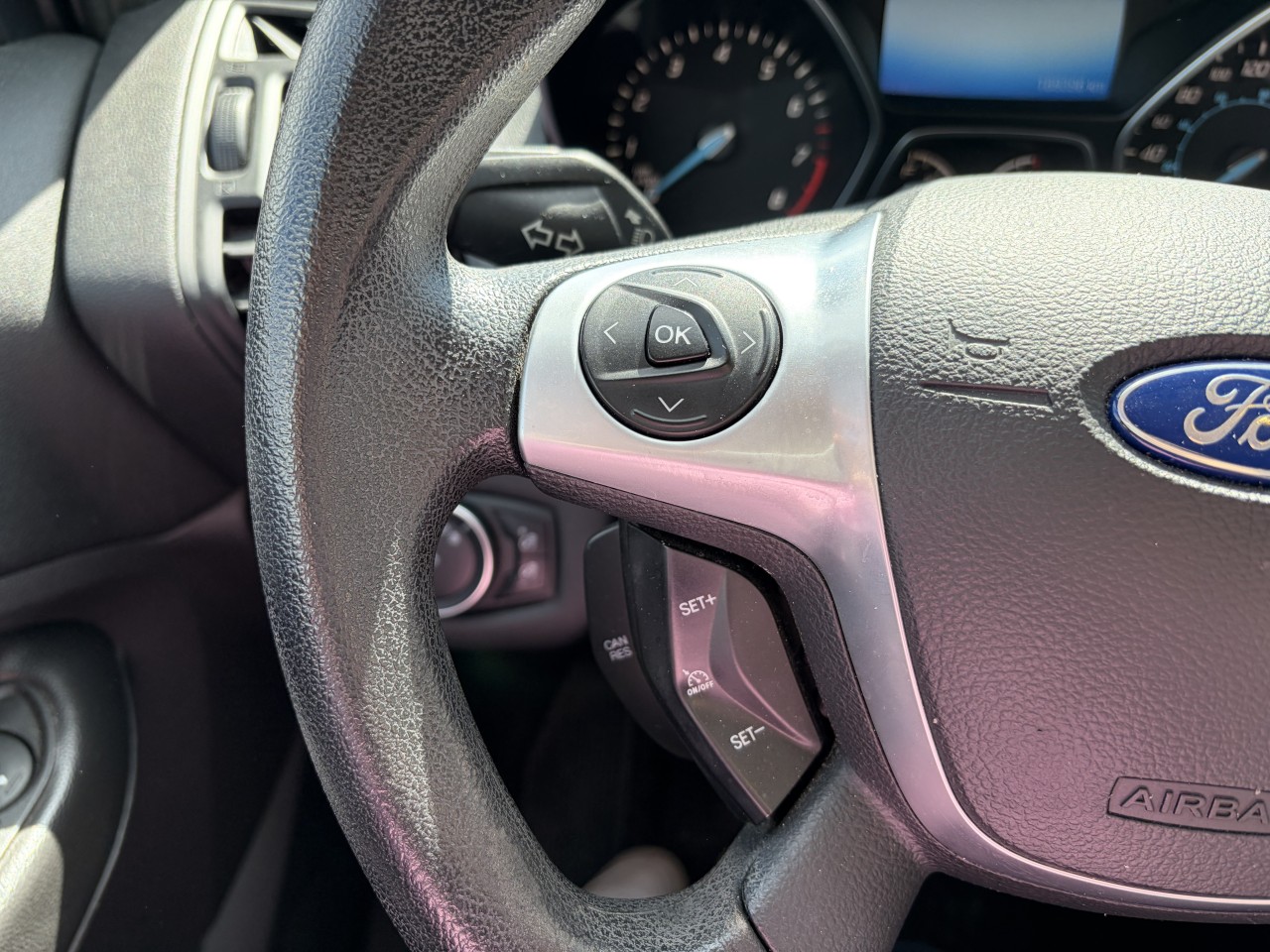 2015 Ford Escape SE Main Image