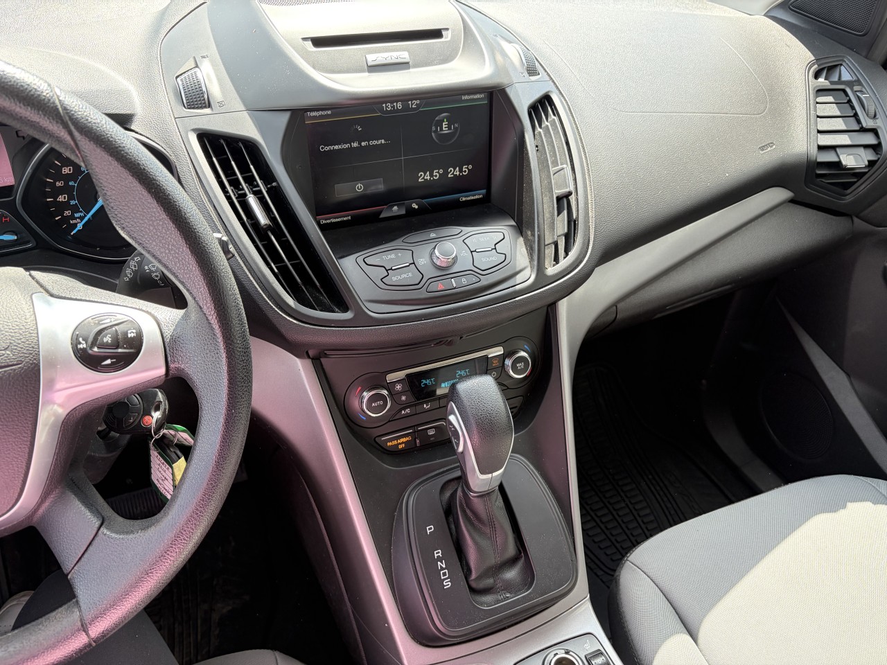 2015 Ford Escape SE Main Image