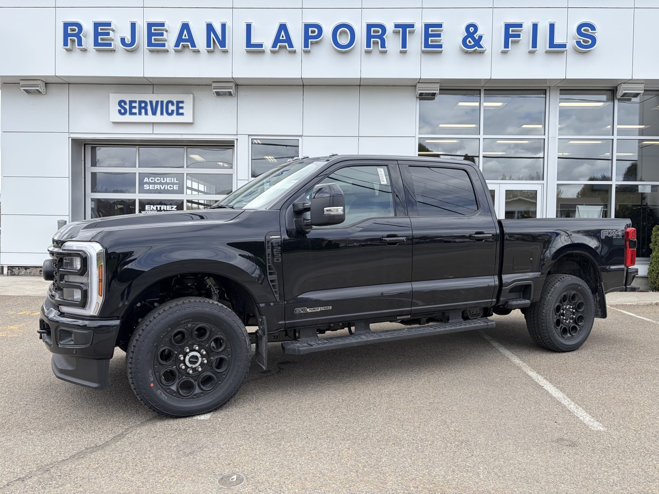 Ford 2026 Super Duty F-250 SRW LARIAT