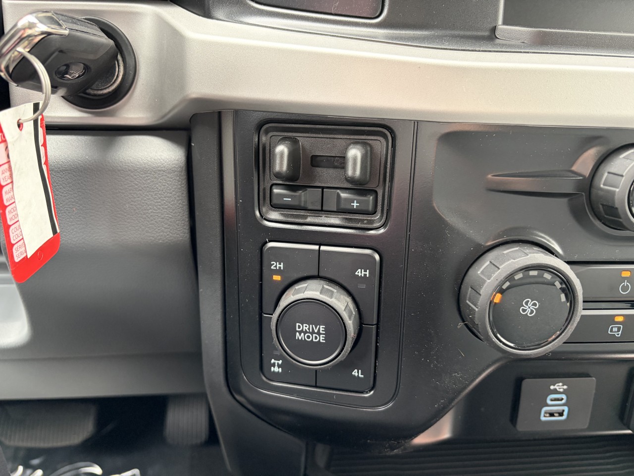 2026 Ford Super Duty F-250 SRW XL/XLT Main Image