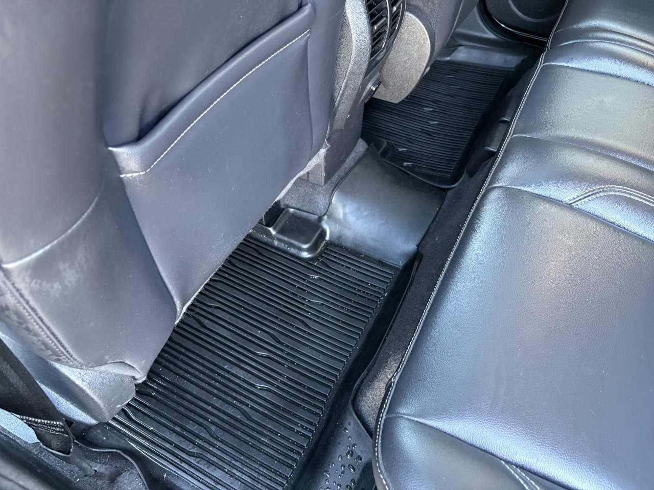 2019 Ford Escape SEL Main Image