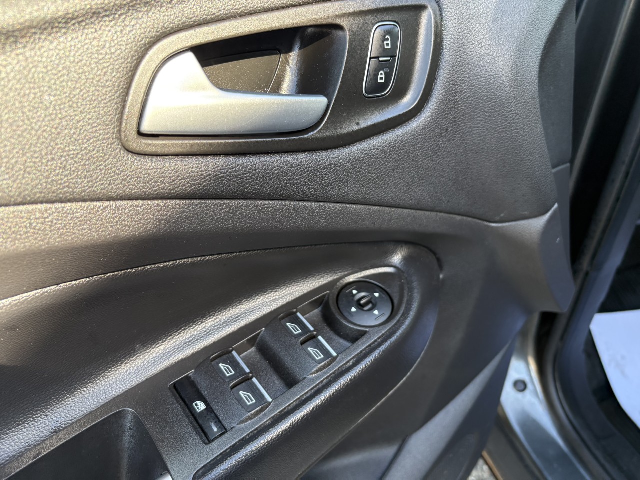 2019 Ford Escape SEL Main Image