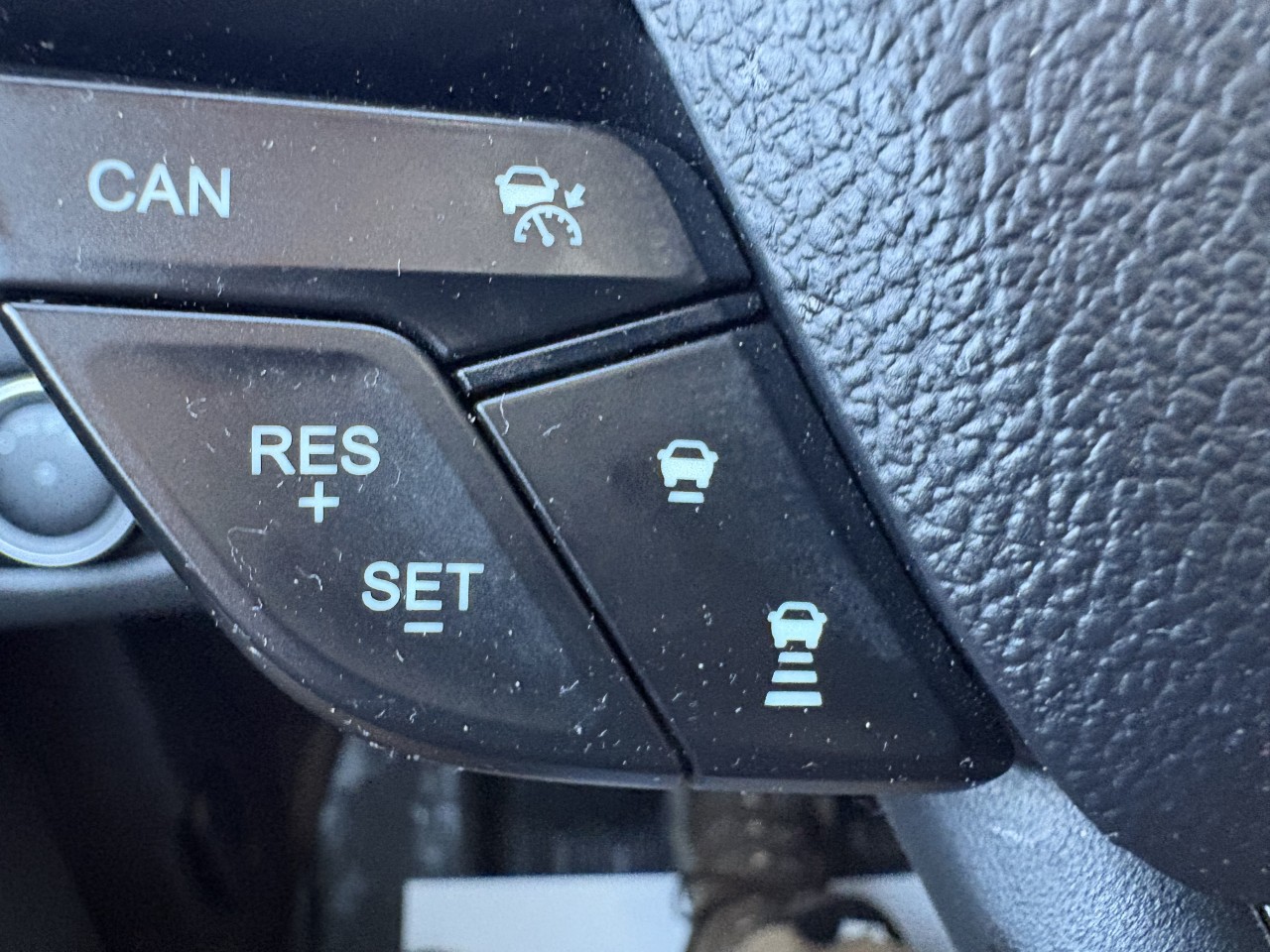 2019 Ford Escape SEL Main Image