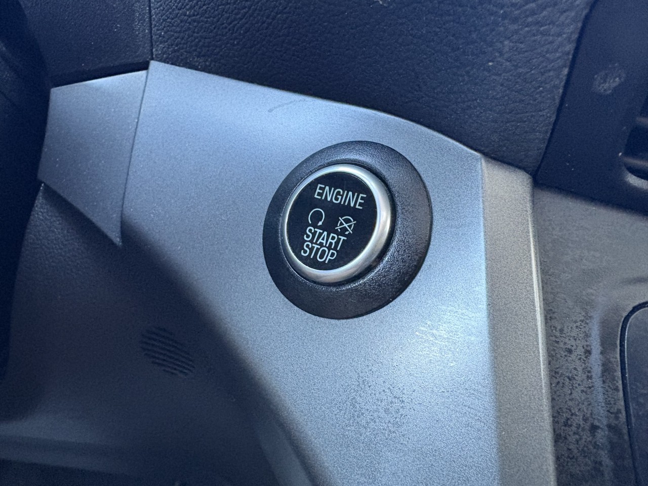 2019 Ford Escape SEL Main Image