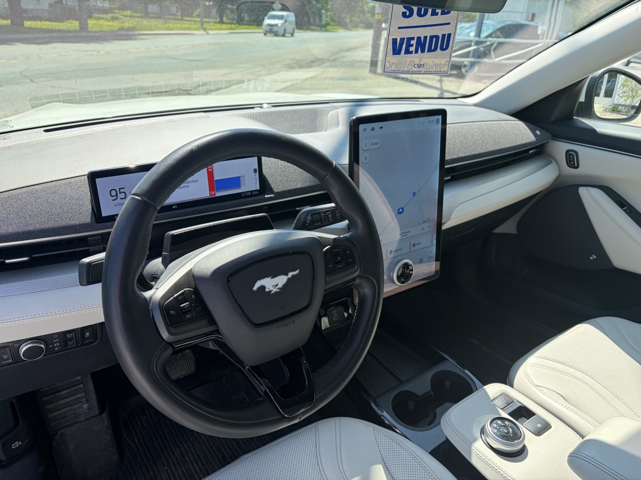 2022 Ford Mustang Mach-E PREMIUM AWD Main Image