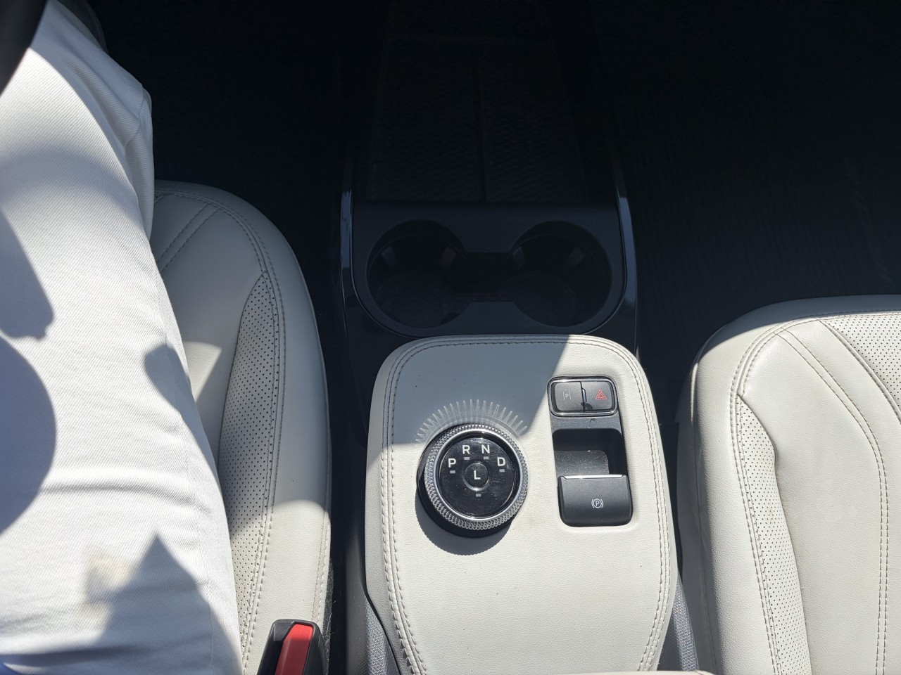 2022 Ford Mustang Mach-E PREMIUM AWD Main Image