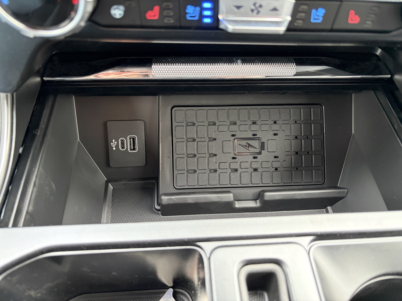 2026 Ford F-150 LARIAT 4X4 SUPERCREW POWERBOOST HYBRID Main Image